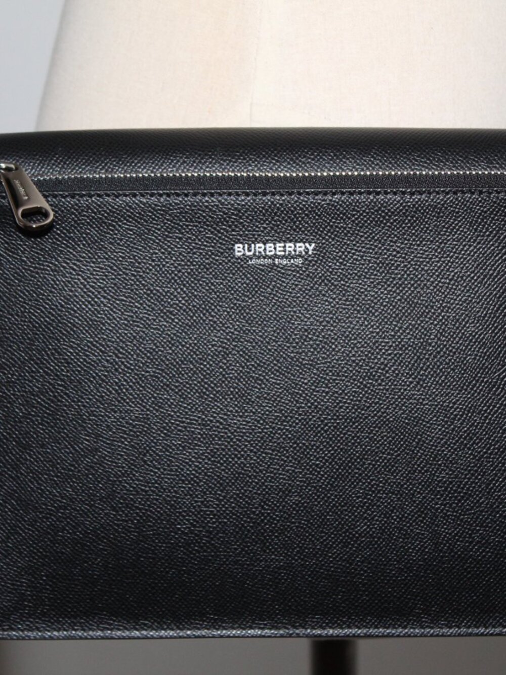 Burberry Grained Leather Black Crossbody Shoulder Bag 2 Way Strap Black Snap Zip - Picture 5 of 15